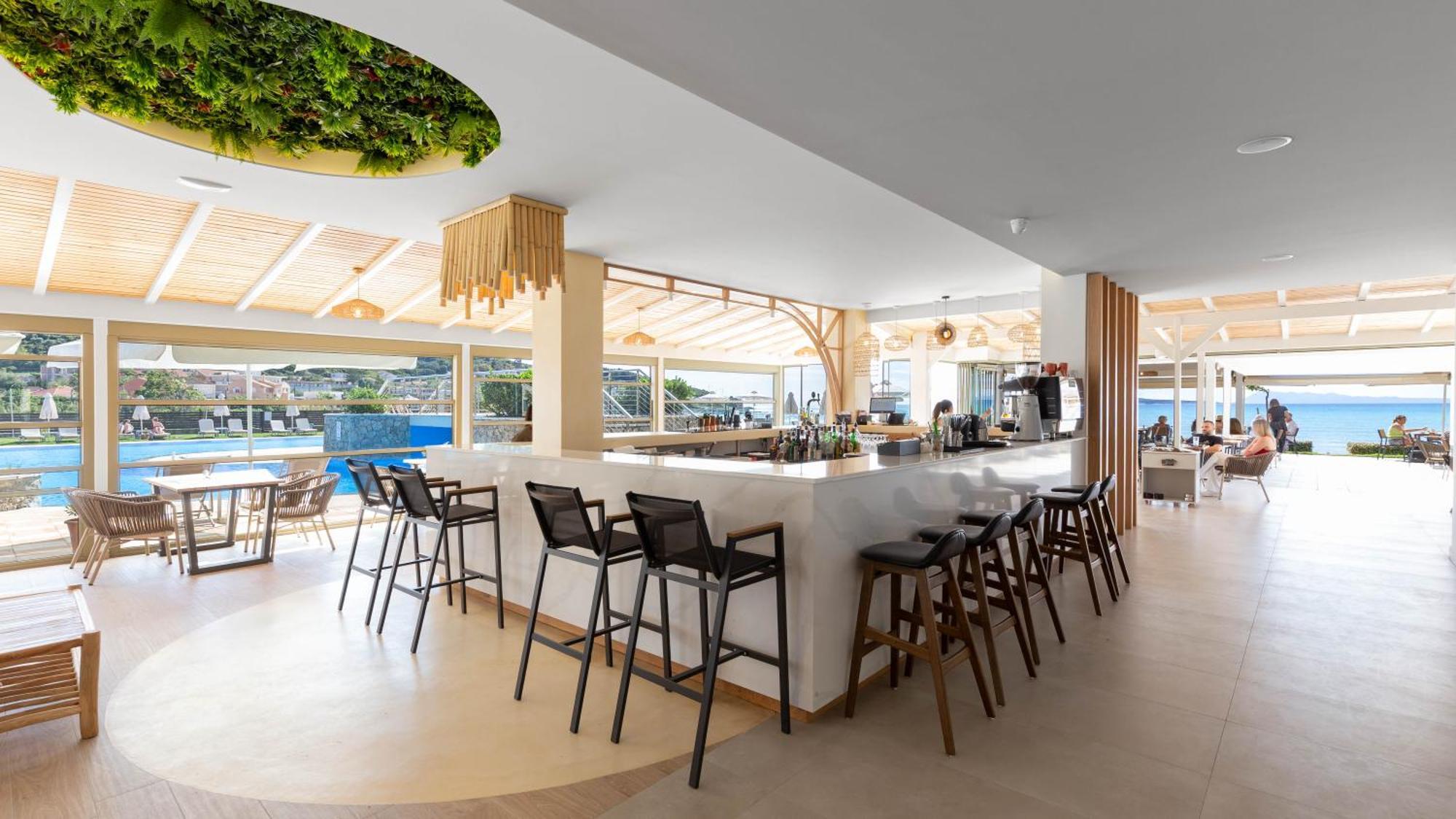 Athina 3* Agios Stefanos Avliotes (Corfu)