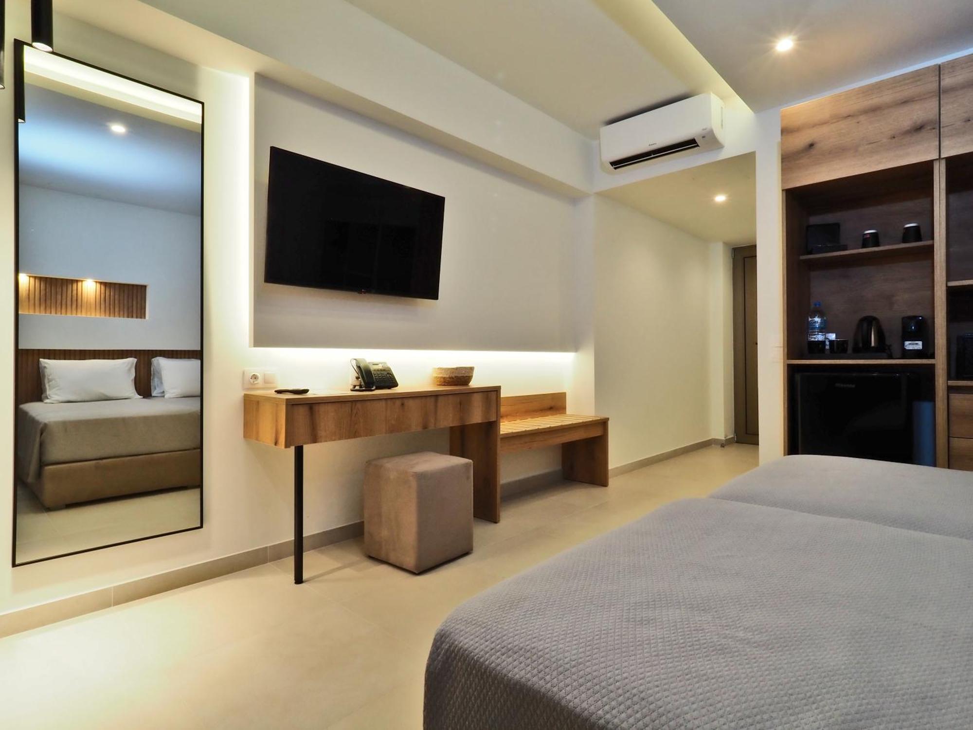 Athina Hotel 3*